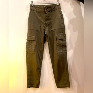 TNA by Aritzia women’s khaki cropped cargo pant size 2